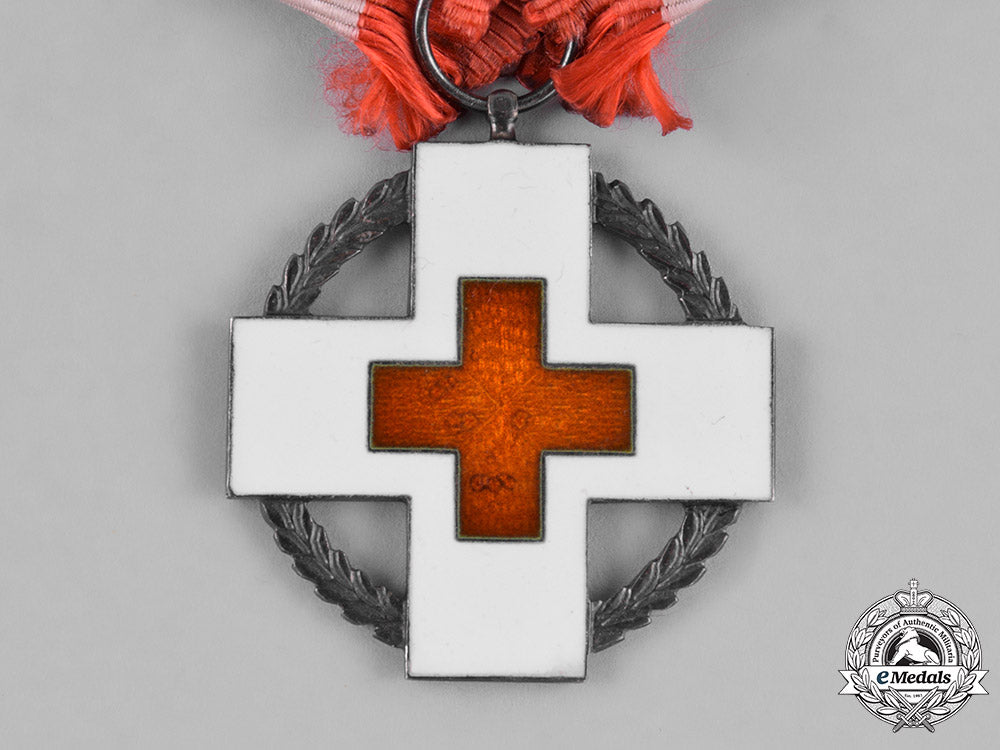 denmark,_kingdom._a_red_cross_medal_for_relief_work_during_wartime_m182_1998