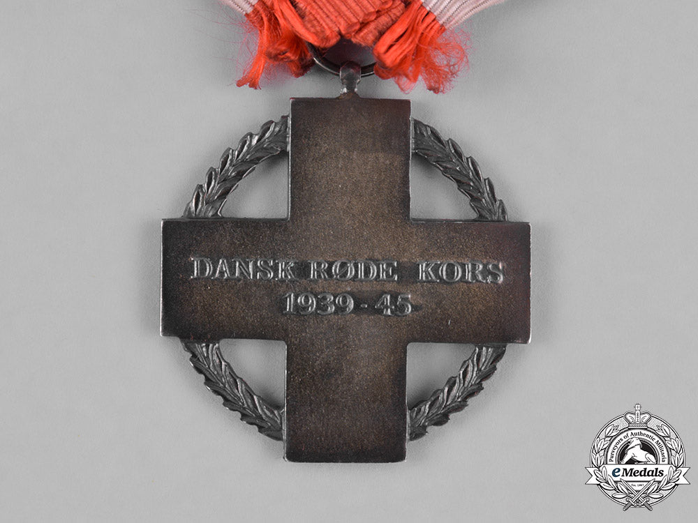 denmark,_kingdom._a_red_cross_medal_for_relief_work_during_wartime_m182_1999