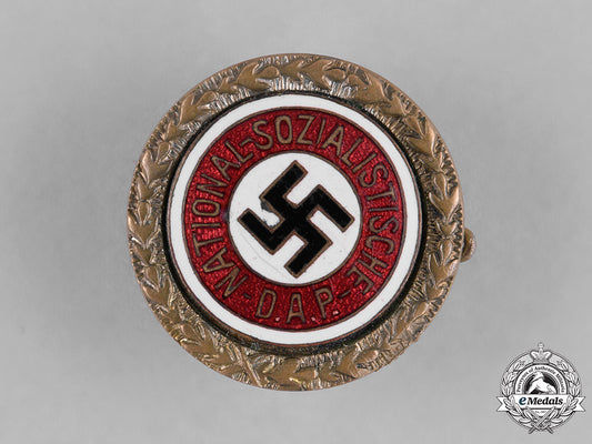 germany,_nsdap._a_golden_party_badge_by_josef_fuess_m182_2038