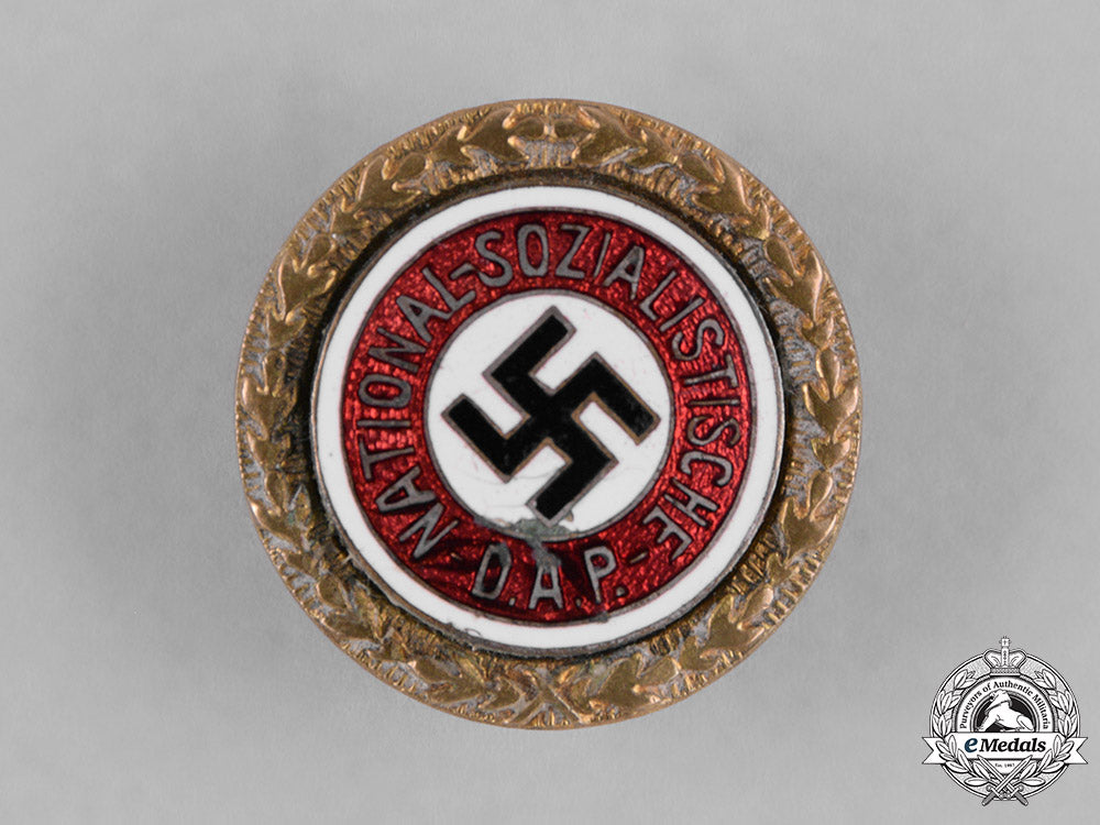 germany,_nsdap._a_golden_party_badge_by_josef_fuess_m182_2044