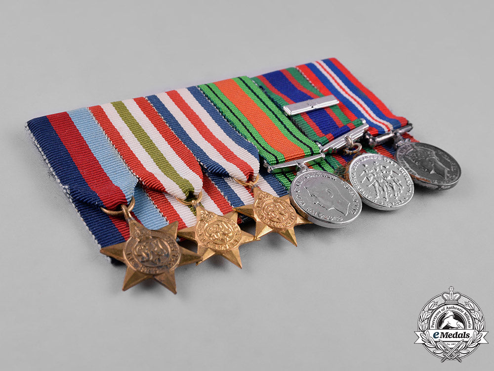 canada._eight_miniature_medals_m182_2646_1
