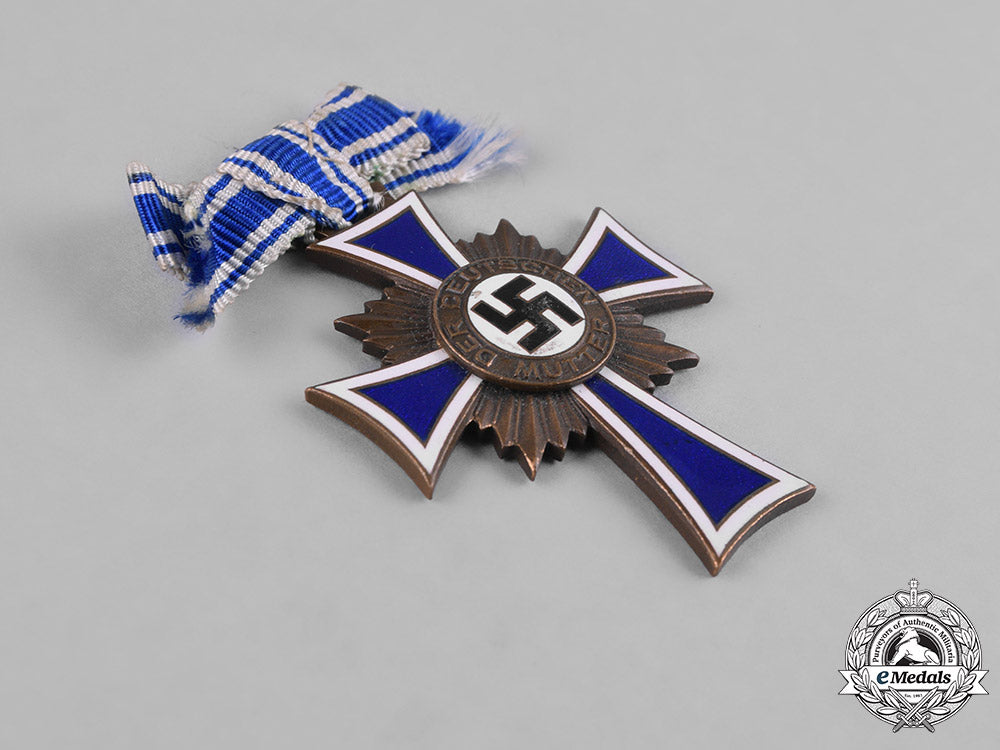 germany,_third_reich._two_second_war_period_awards_m182_2676