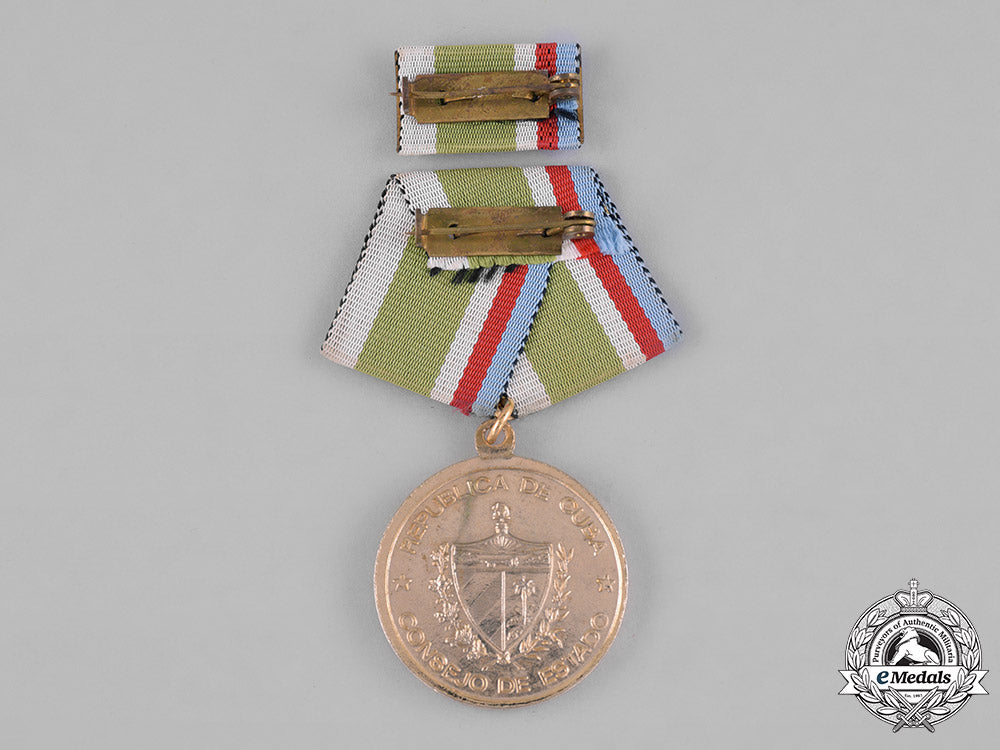 cuba,_socialist_republic._a_medal_for_combatants_in_the_clandestine_struggle_m182_2805