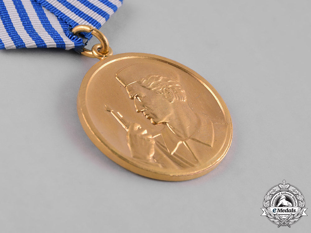 international._a_lot_of_seven_awards_m182_2874