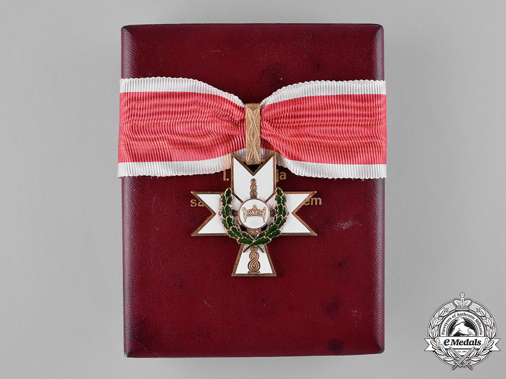 croatia,_independent_state._an_order_of_the_crown_of_king_zvonimir,_i_class_cross,_with_oak_leaves,_by_b._knaus,_c.1941_m182_3077