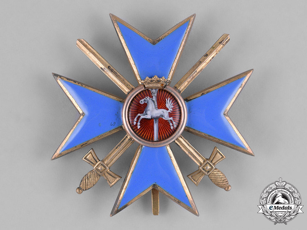 braunschweig,_dukedom._an_order_of_henry_the_lion,_officer’s_cross_with_swords,_c.1914_m182_3137_1_1