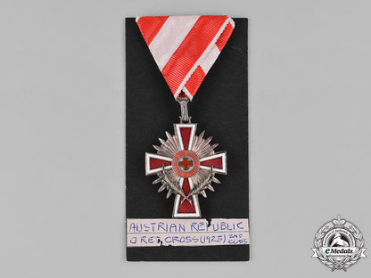 austria,_i_republic._an_order_of_the_red_cross,_ii_class_cross,_c.1923_m182_3450