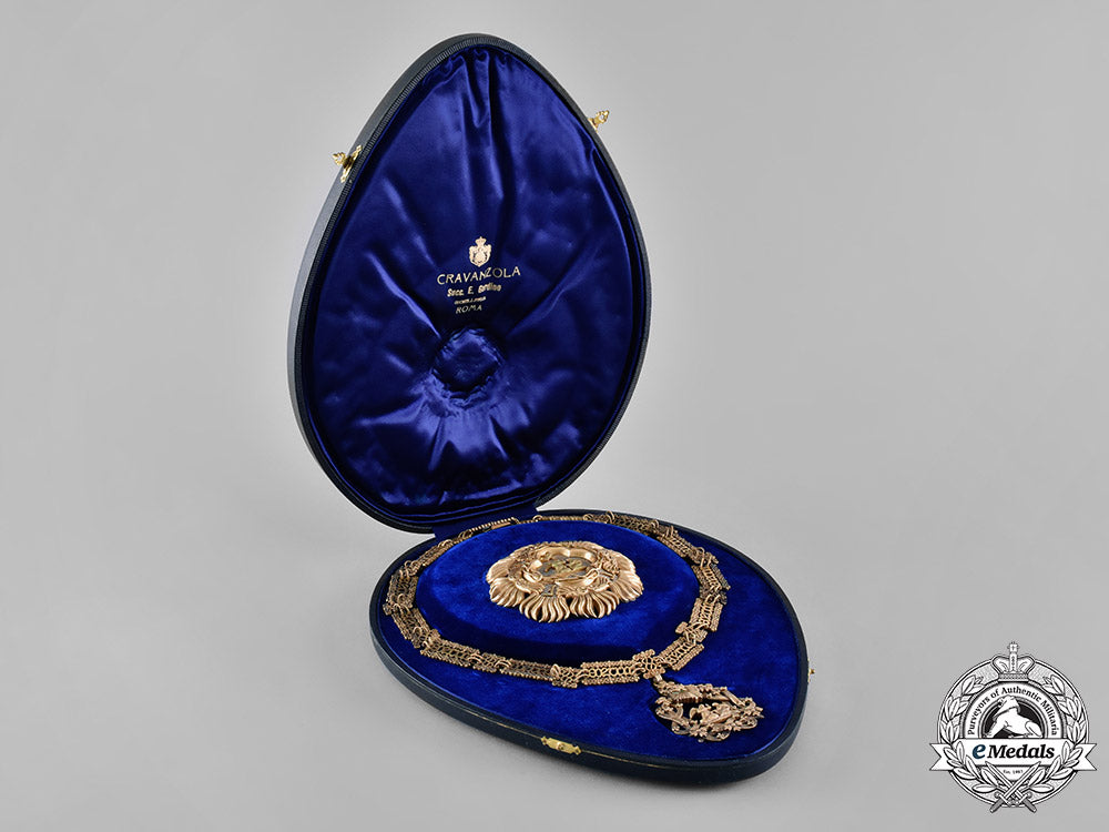 italy,_kingdom._an_order_of_the_annunciation,_lesser_collar_with_star,_by_cravanzola,_c.1930_m182_3489_1_1_1_1_1_1_1_1_1