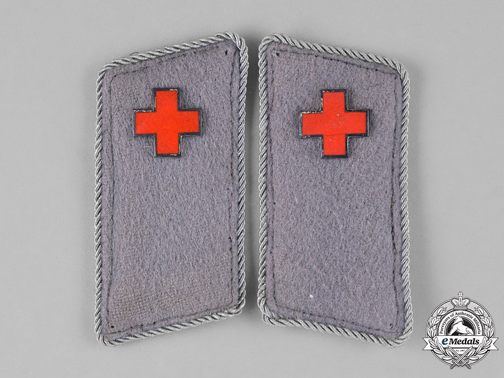 germany,_drk._a_set_of_deutsches_rotes_kreuz(_german_red_cross)_uniform_insignia_m182_3715