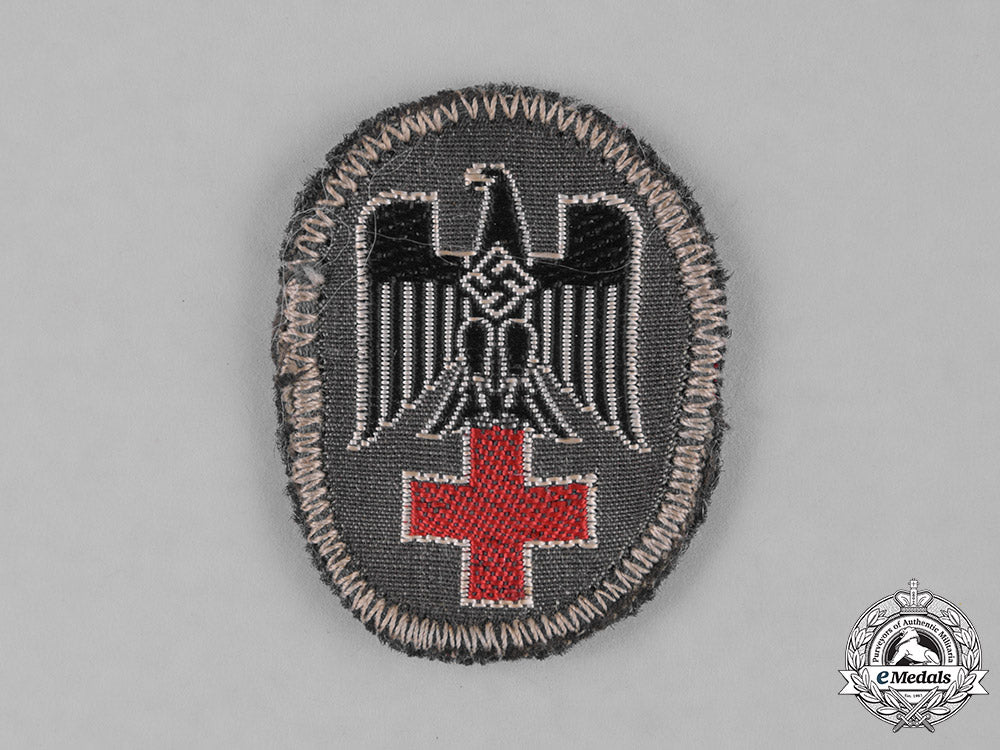 germany,_drk._a_set_of_deutsches_rotes_kreuz(_german_red_cross)_uniform_insignia_m182_3717