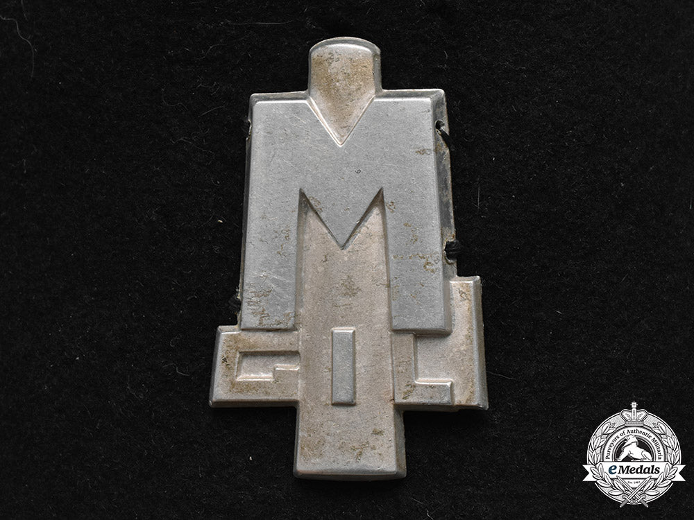 italy,_kingdom._a_youth_of_the_lictor(_gil)_member’s_fez,_c.1940_m182_3796