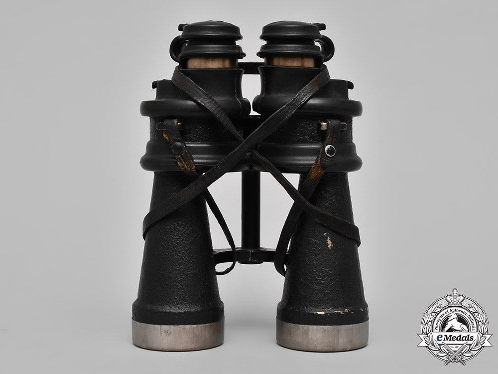 germany,_kriegsmarine._a_cased_pair_of_kriegsmarine_binoculars,_by_ernst_leitz_m182_3839
