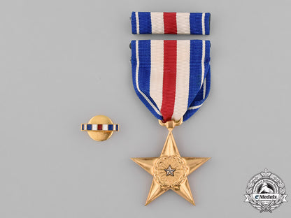 united_states._a_silver_star_with_case,_c.1945_m182_3888