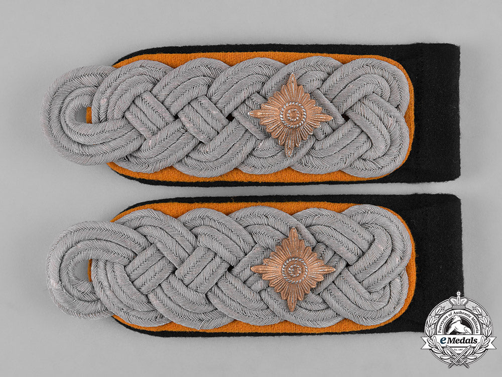 germany,_ss._a_pair_of_feldgendarmerie_obersturmführer_shoulder_boards_m182_4036
