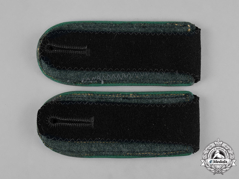 germany,_ss._a_pair_of_gebirgstruppe_unterscharführer_shoulder_straps_m182_4042