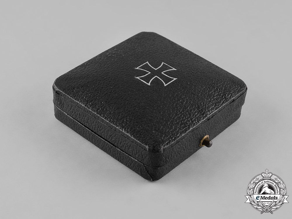 germany,_wehrmacht._a_case_for_a1939_iron_cross_first_class_m182_4086