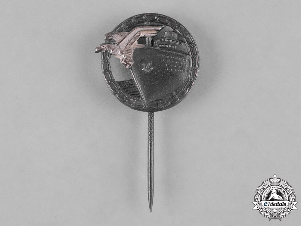 germany,_kriegsmarine._a_blockade_runner_badge_miniature_pin_m182_4087