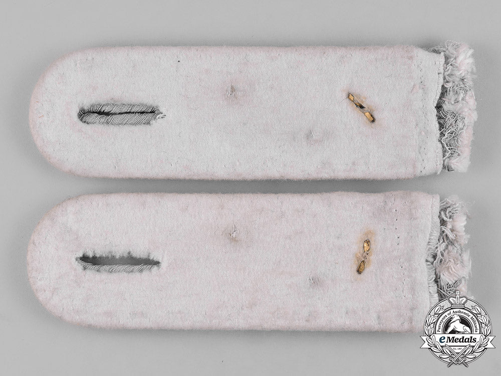 germany,_heer._a_pair_of_german_army_infantry_oberleutnant_infantry_shoulder_boards_m182_4181