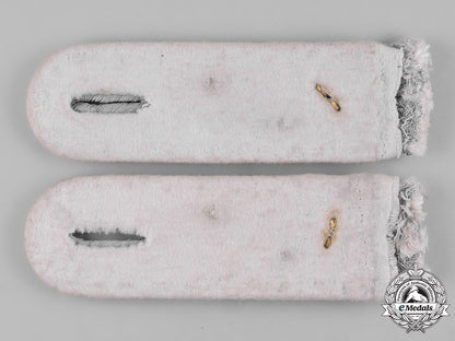 germany,_heer._a_pair_of_german_army_infantry_oberleutnant_infantry_shoulder_boards_m182_4181