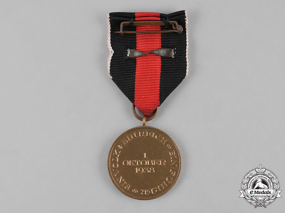 germany,_third_reich._a_sudetenland_medal_with_clasp_m182_4189