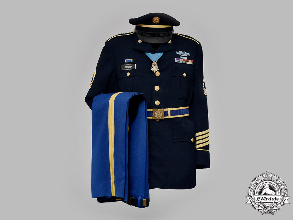 united_states._a_medal_of_honor&_uniform_of_sgt._j.k._crump,_chorwon,_korea,1951_m182_4235