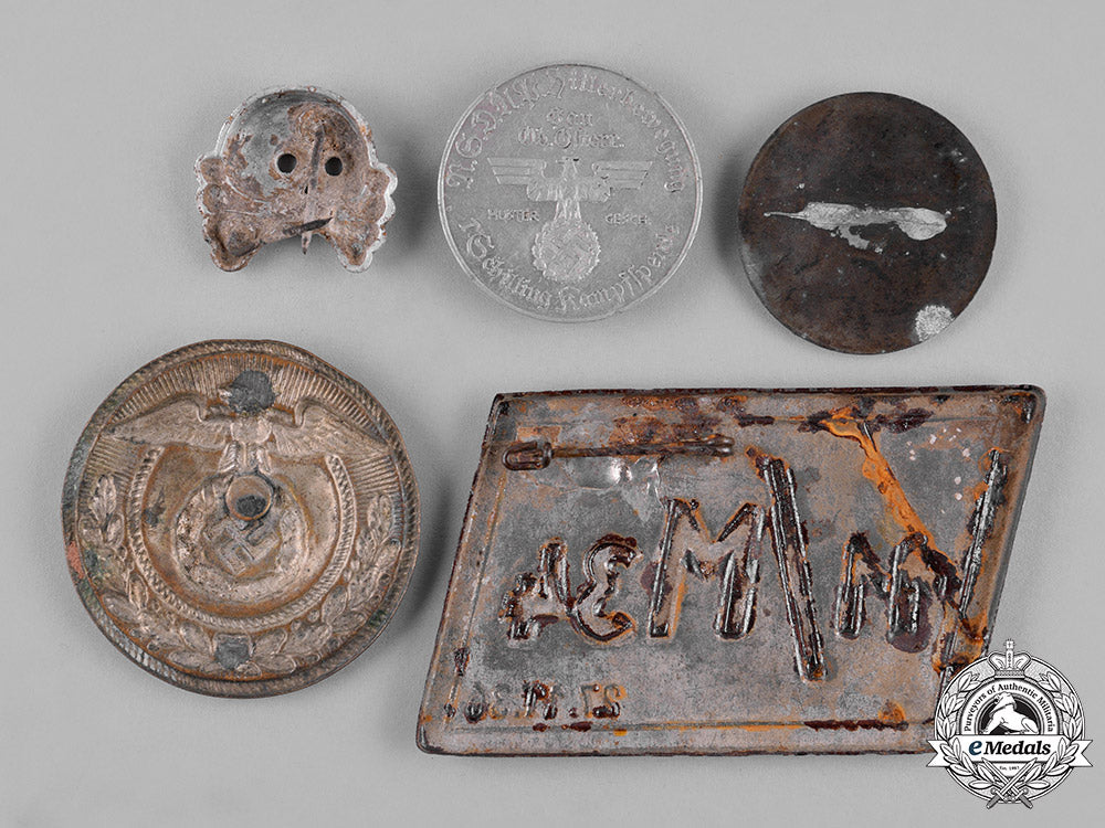 germany,_third_reich._a_lot_of_insignia&_badges_m182_4367