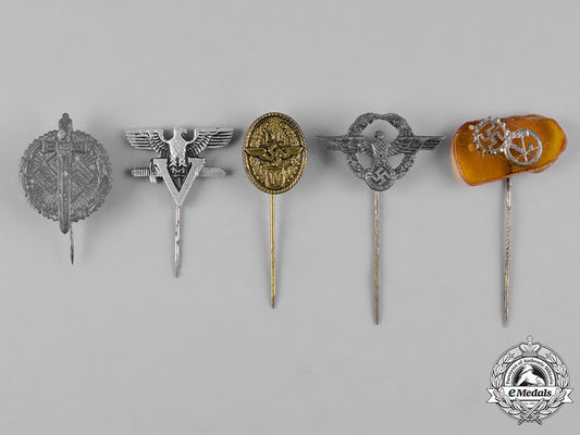 germany,_third_reich._a_lot_of_membership&_association_stick_pins_m182_4371