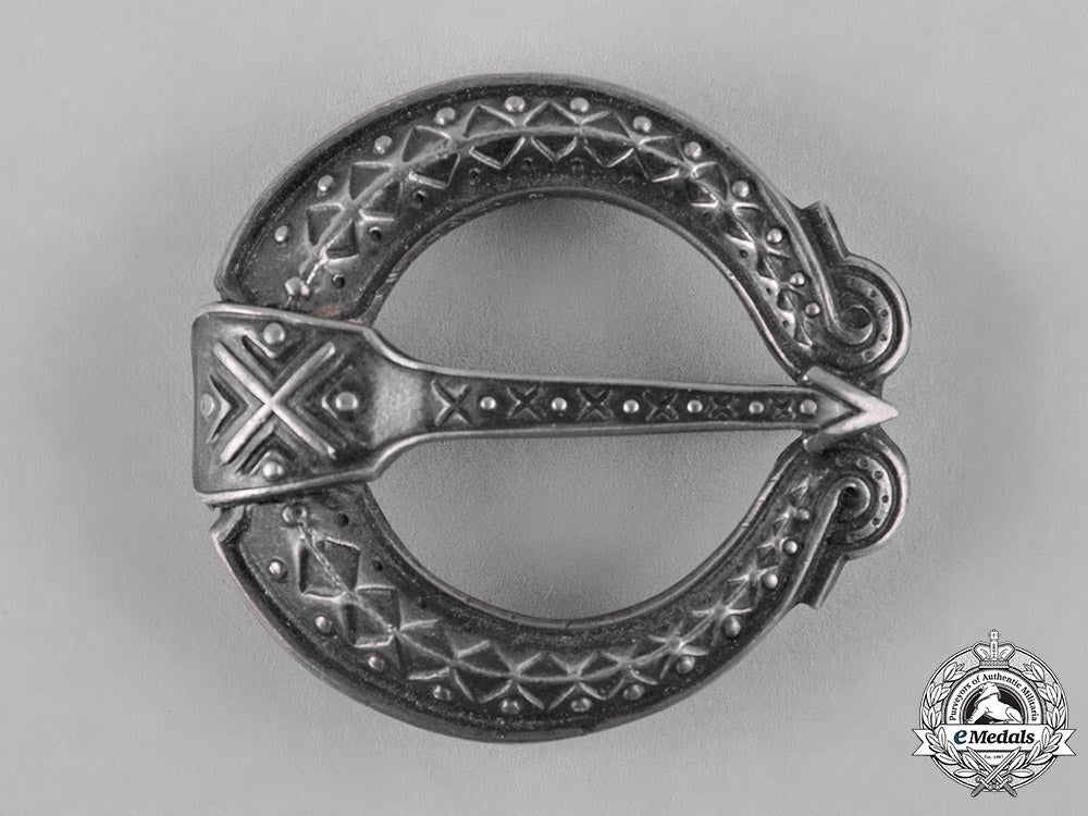germany,_third_reich._a_third_reich_period_decorative_silver_brooch_m182_4424