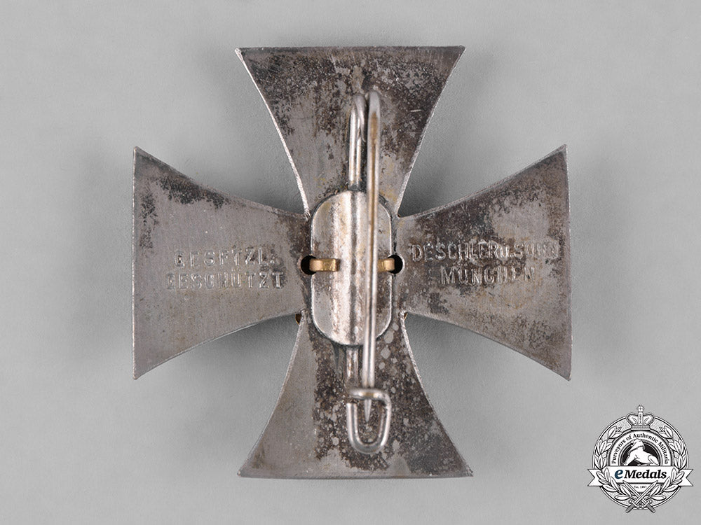 germany,_weimar._a_front_fighter’s_league_honour_cross,_by_deschler&_sohn_m182_4485