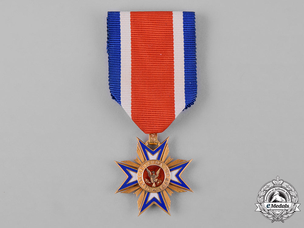 united_states._a_military_order_of_the_loyal_legion_of_the_united_states_membership_badge_in_gold_m182_4573_1
