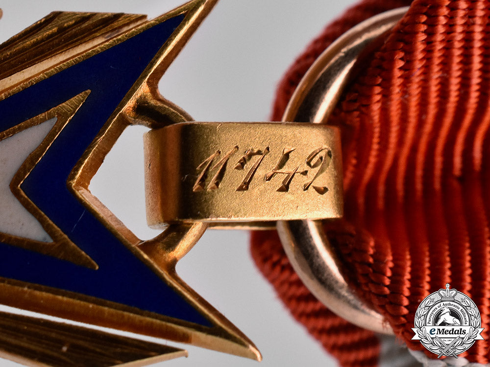 united_states._a_military_order_of_the_loyal_legion_of_the_united_states_membership_badge_in_gold_m182_4578_1