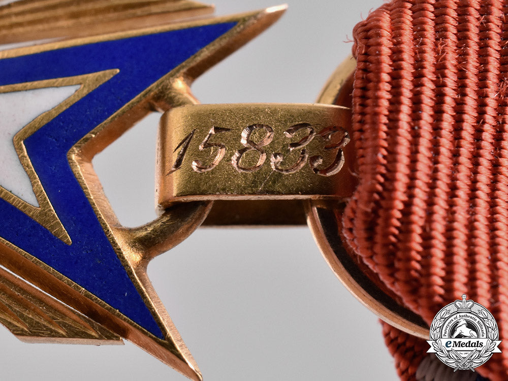 united_states._a_military_order_of_the_loyal_legion_of_the_united_states_membership_badge_in_gold_m182_4579_1
