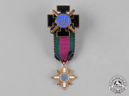 ukraine._a_war_veteran's_lot_of_insignia_and_miniature_awards_m182_4634