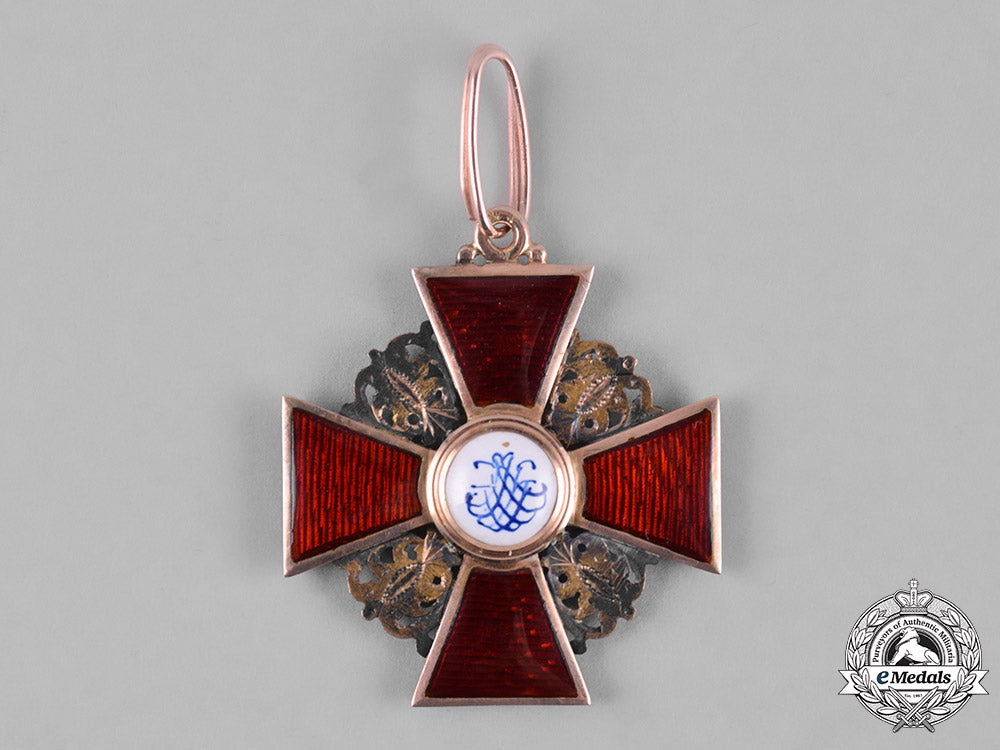 russia,_imperial._an_order_of_saint_anne_in_gold,_iii_class,_c.1900_m182_4676