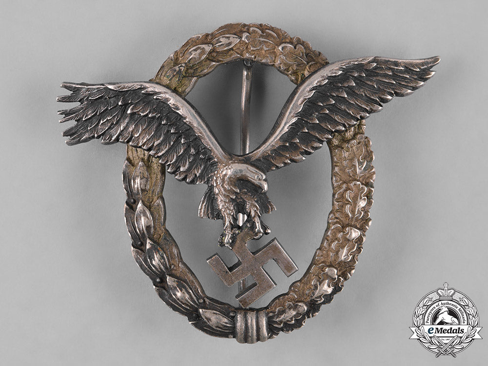germany,_luftwaffe._a_pilot_badge_to_friedrich_widenbach,_with_case,_by_c.e._juncker_m182_4861