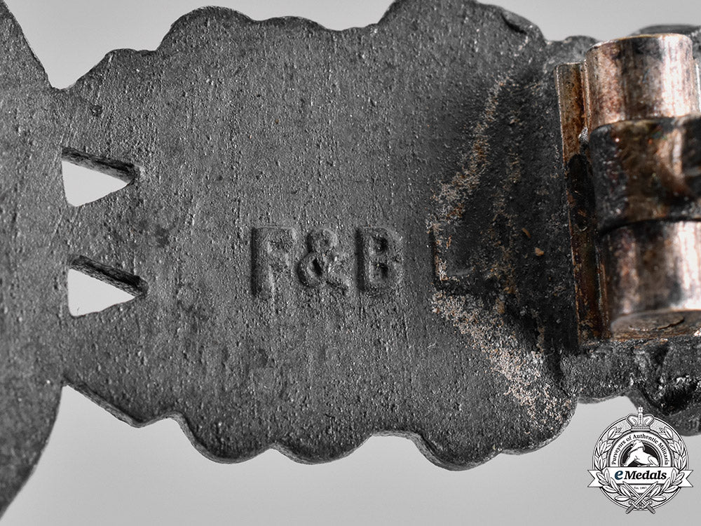 germany,_luftwaffe._a_bomber_pilot’s_clasp,_silver_grade,_by_funke_and_brüninghaus_m182_4896