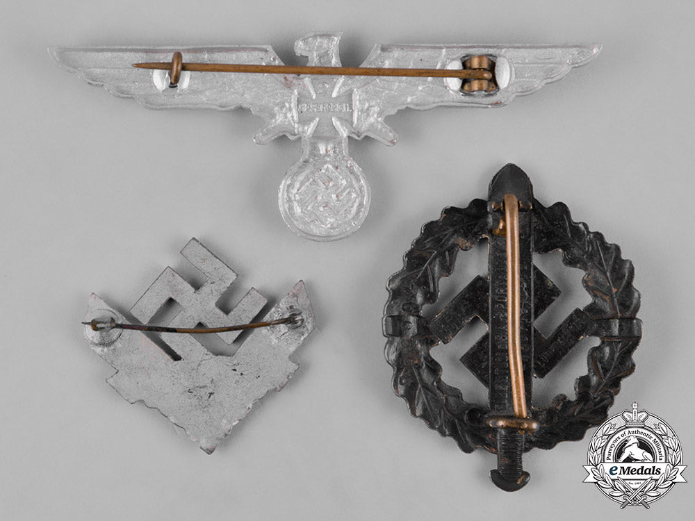 germany,_third_reich._a_lot_of_third_reich_period_insignia_m182_4898