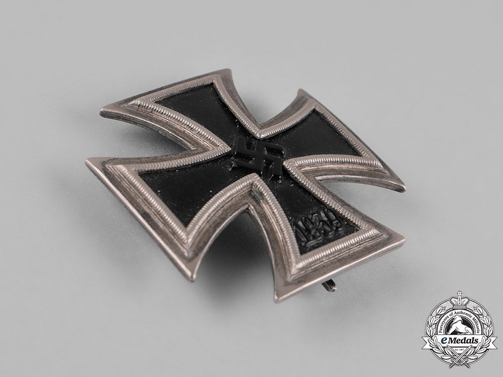 germany,_wehrmacht._a1939_iron_cross,_i_class,_with_case,_by_wilhelm_deumer_m182_4951