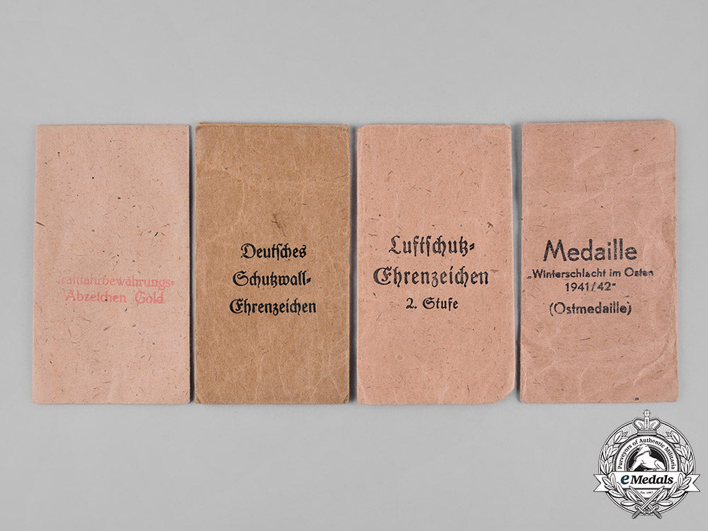 germany,_wehrmacht._a_lot_of_second_war_period_paper_packets_of_issue_m182_4970