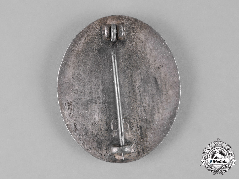 germany,_wehrmacht._a_wound_badge,_silver_grade,_by_klein&_quenzer_a.g._m182_4984