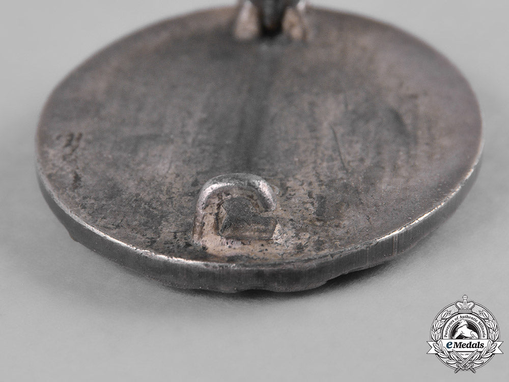 germany,_wehrmacht._a_wound_badge,_silver_grade,_by_klein&_quenzer_a.g._m182_4986