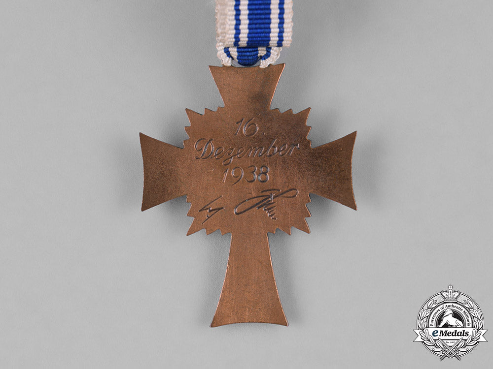 germany,_third_reich._a_cased_honour_cross_of_the_german_mother,_bronze_grade,_by_werner_redo_m182_5154
