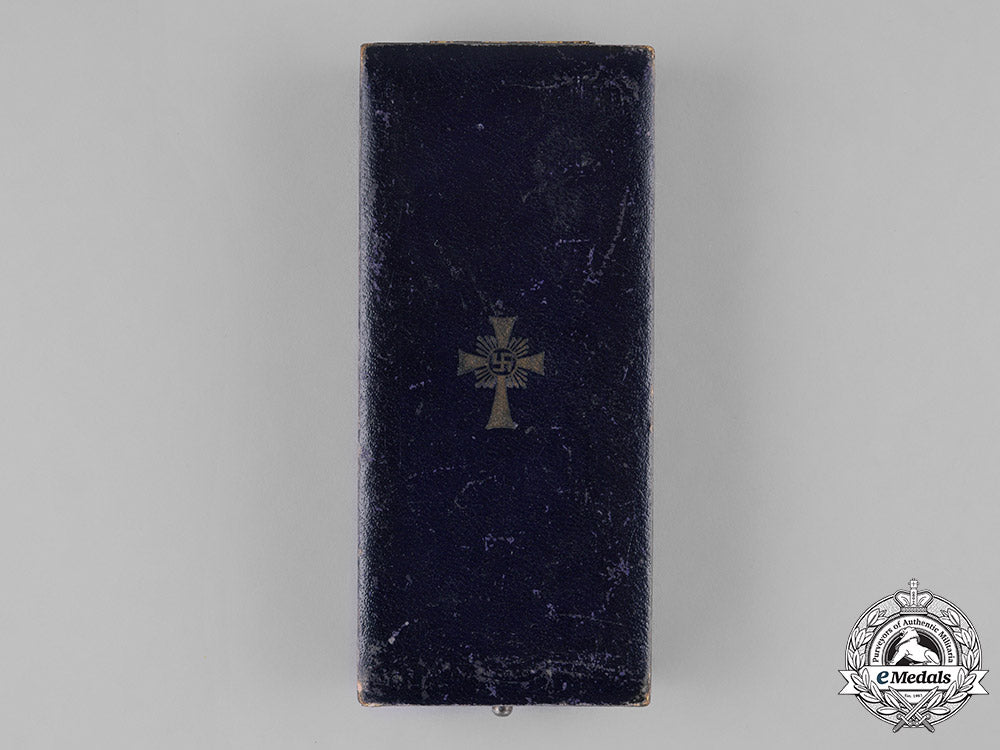 germany,_third_reich._a_cased_honour_cross_of_the_german_mother,_bronze_grade,_by_werner_redo_m182_5156