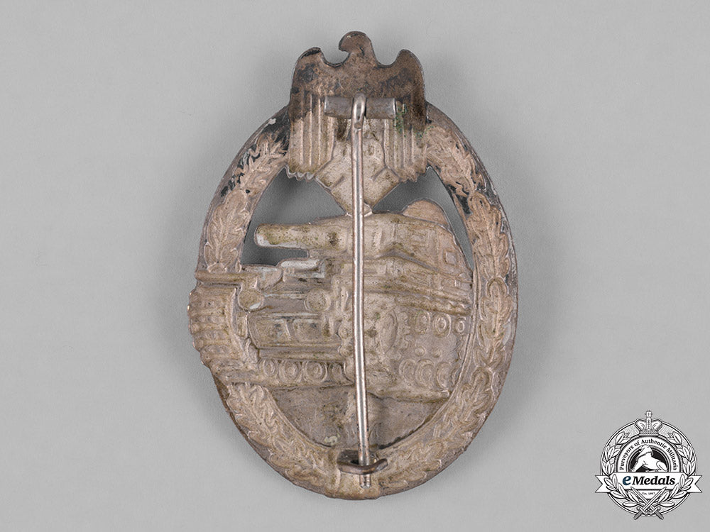germany,_wehrmacht._an_early_panzer_assault_badge,_silver_grade,_by_mayer_m182_5399
