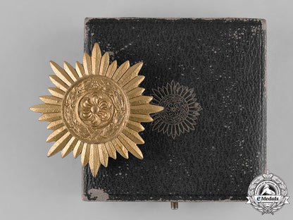germany,_wehrmacht._a_cased_eastern_people’s_bravery_decoration,_first_class_gold_grade_m182_5405