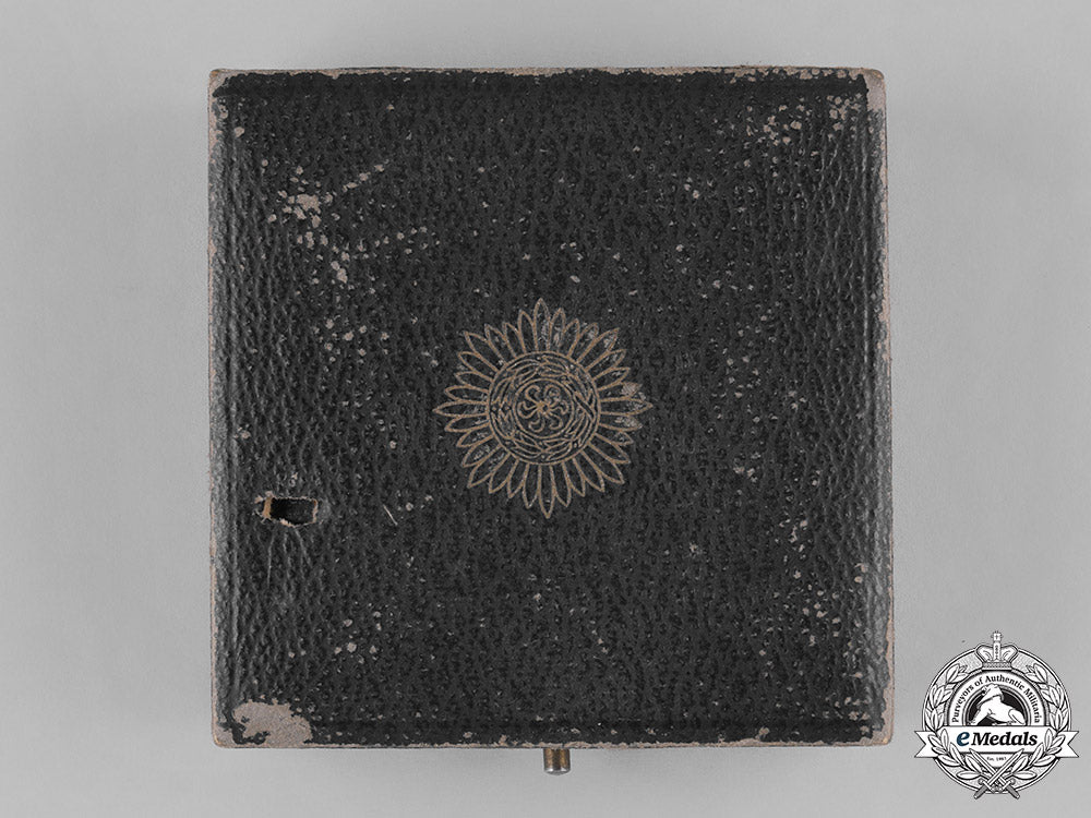 germany,_wehrmacht._a_cased_eastern_people’s_bravery_decoration,_first_class_gold_grade_m182_5412