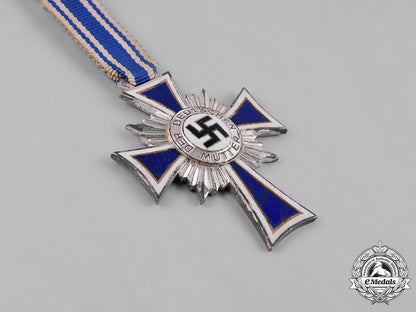 germany,_third_reich._a_group_of_honor_crosses_of_the_german_mother_m182_5430