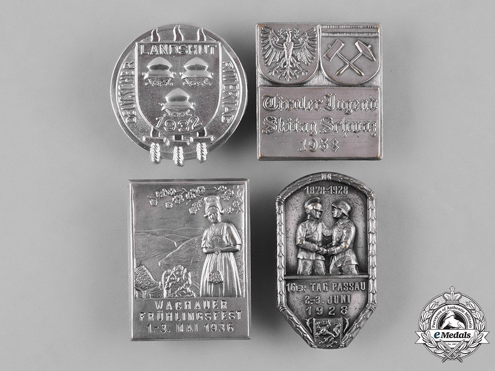 germany._a_lot_of_commemorative_badges_m182_5515