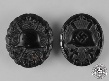 germany,_wehrmacht._a_pair_of_black_grade_wound_badges_m182_5591_1