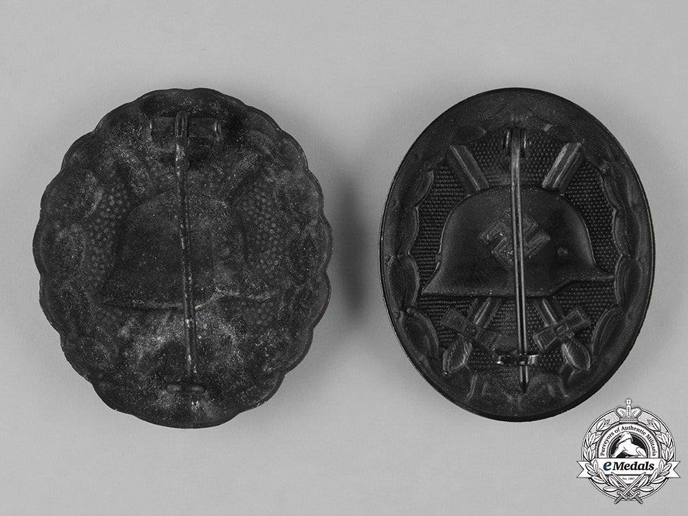 germany,_wehrmacht._a_pair_of_black_grade_wound_badges_m182_5592_1